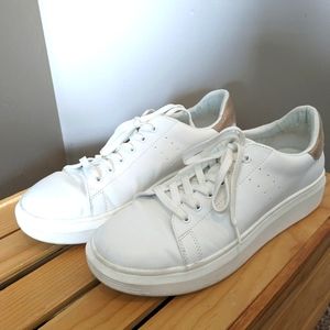Time and Tru white sneaker
